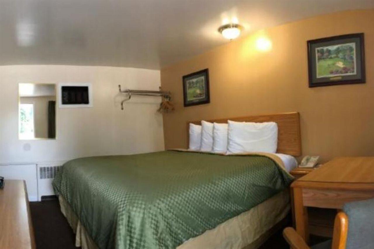 Americas Best Value Inn Jonesville/Hillsdale Exterior photo
