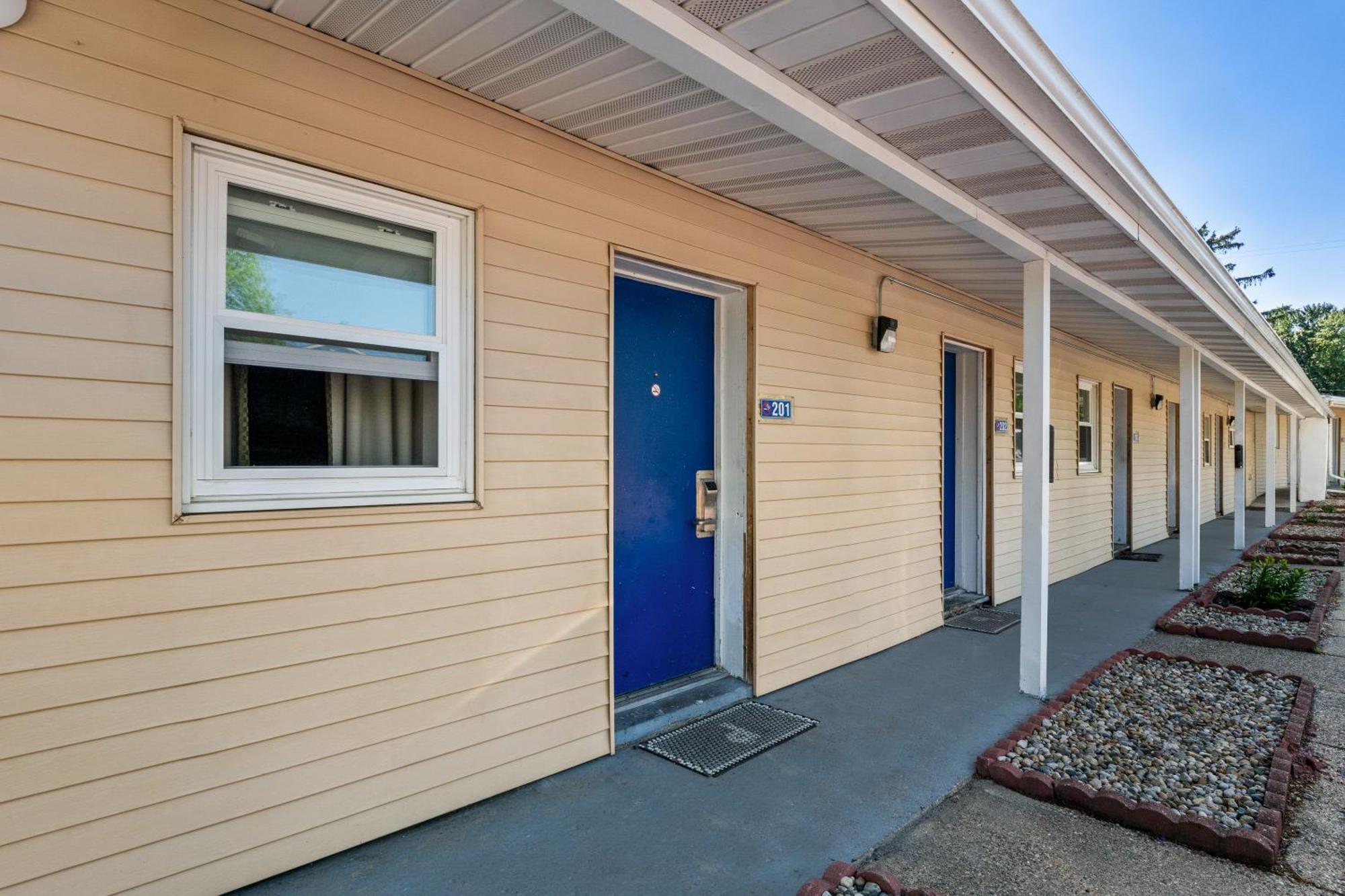Americas Best Value Inn Jonesville/Hillsdale Exterior photo