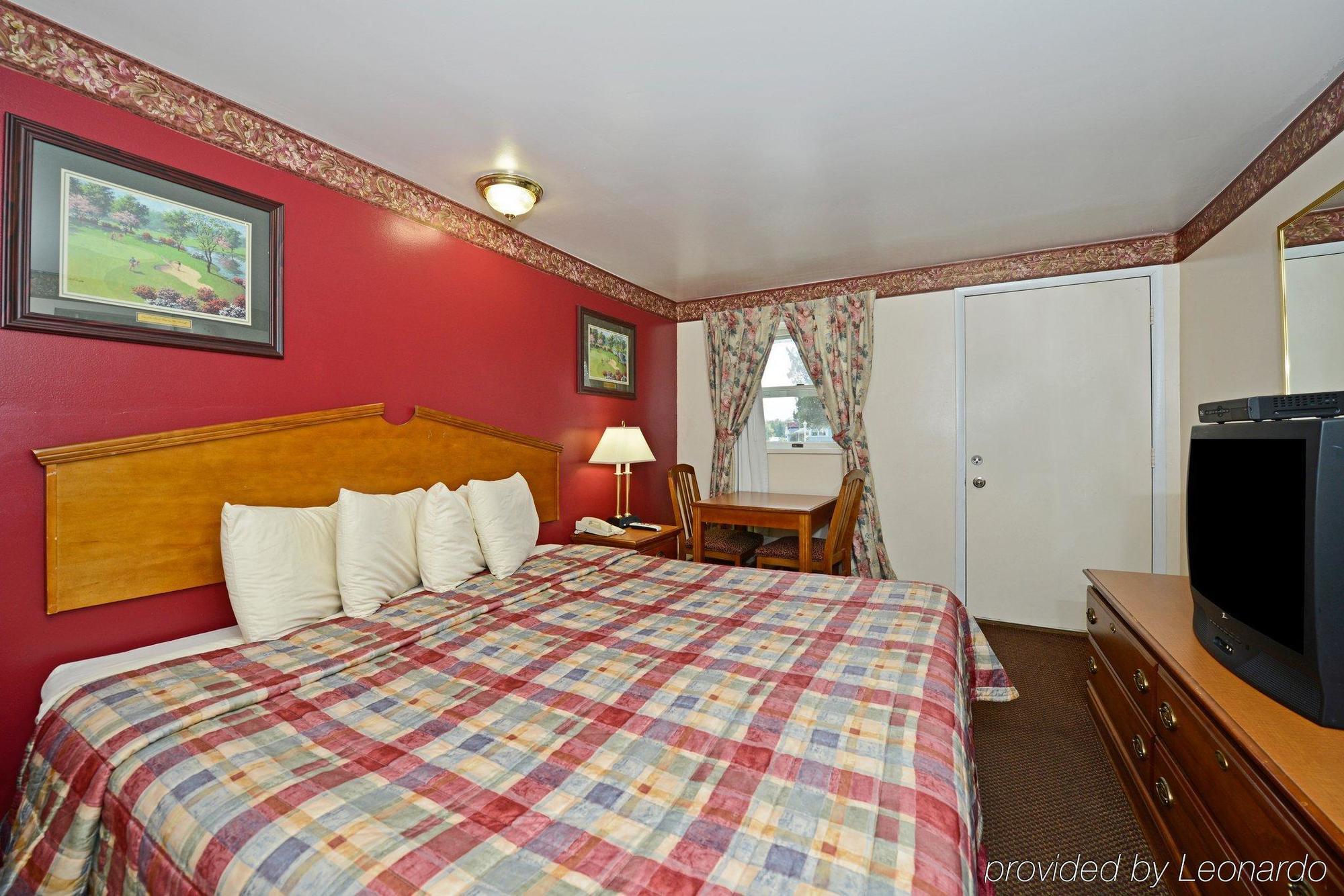 Americas Best Value Inn Jonesville/Hillsdale Room photo