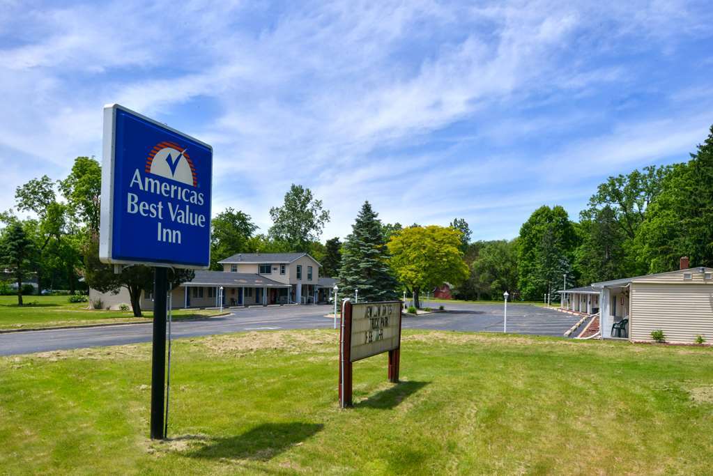 Americas Best Value Inn Jonesville/Hillsdale Exterior photo